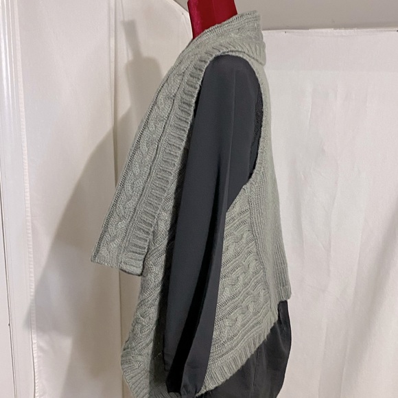 LOFT Women’s Grey Chunky Cable Knit Open Front Sweater Vest (L/XL) - Picture 3 of 4